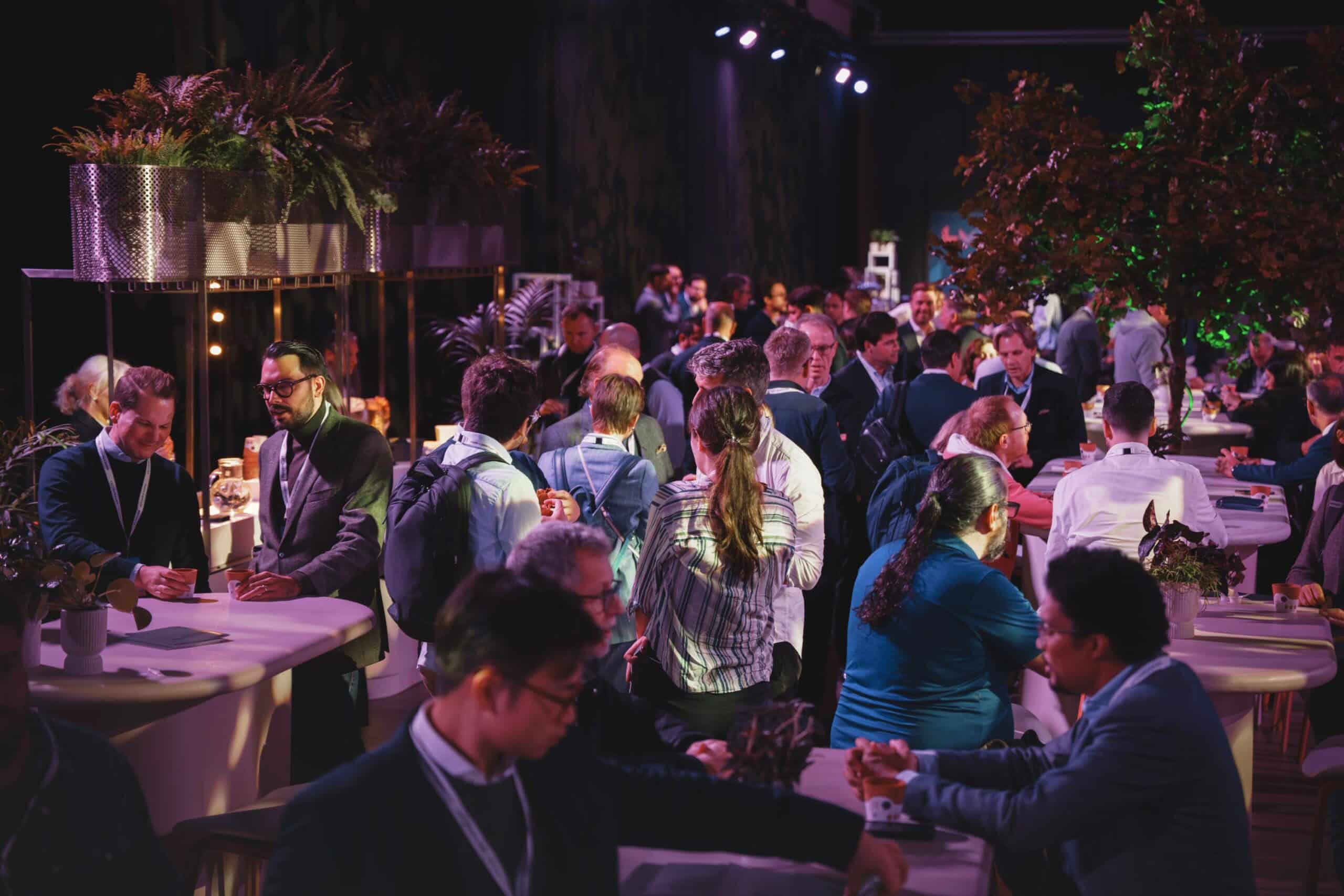 Event photographer Luxembourg: corporate gala dinner networking crowd