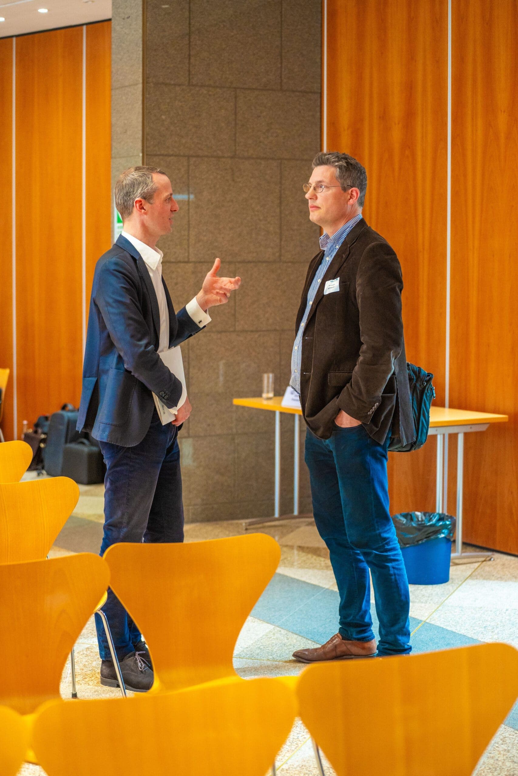 Event photographer Luxembourg: business professionals networking conference