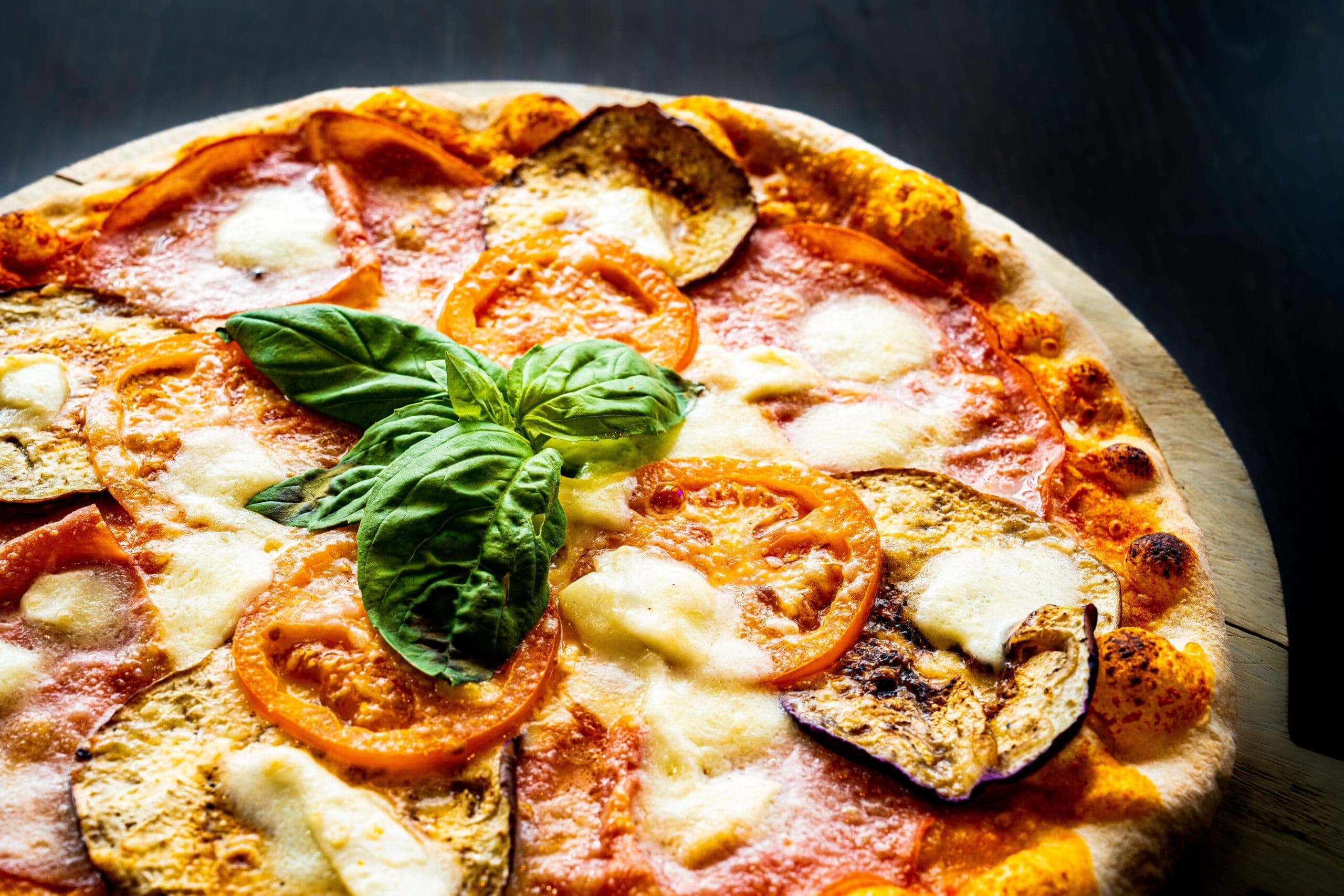 Food photography Luxembourg: pizza Margherita culinary photography