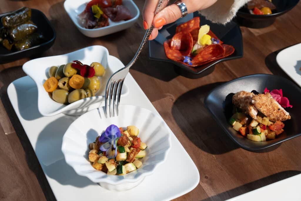 Product photography Luxembourg: RAK Porcelain bowls mezze tapas styling