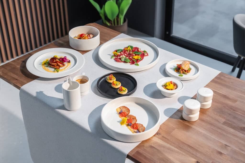 Product photography Luxembourg: RAK Porcelain tableware collection flatlay