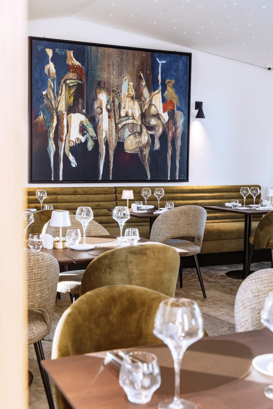 Brasserie S — Banquette seating in afternoon light