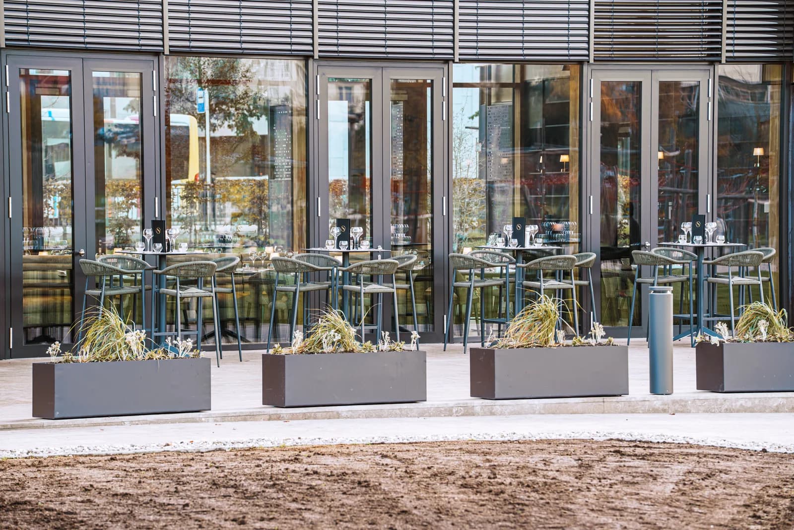 Brasserie S — The glass facade in the park
