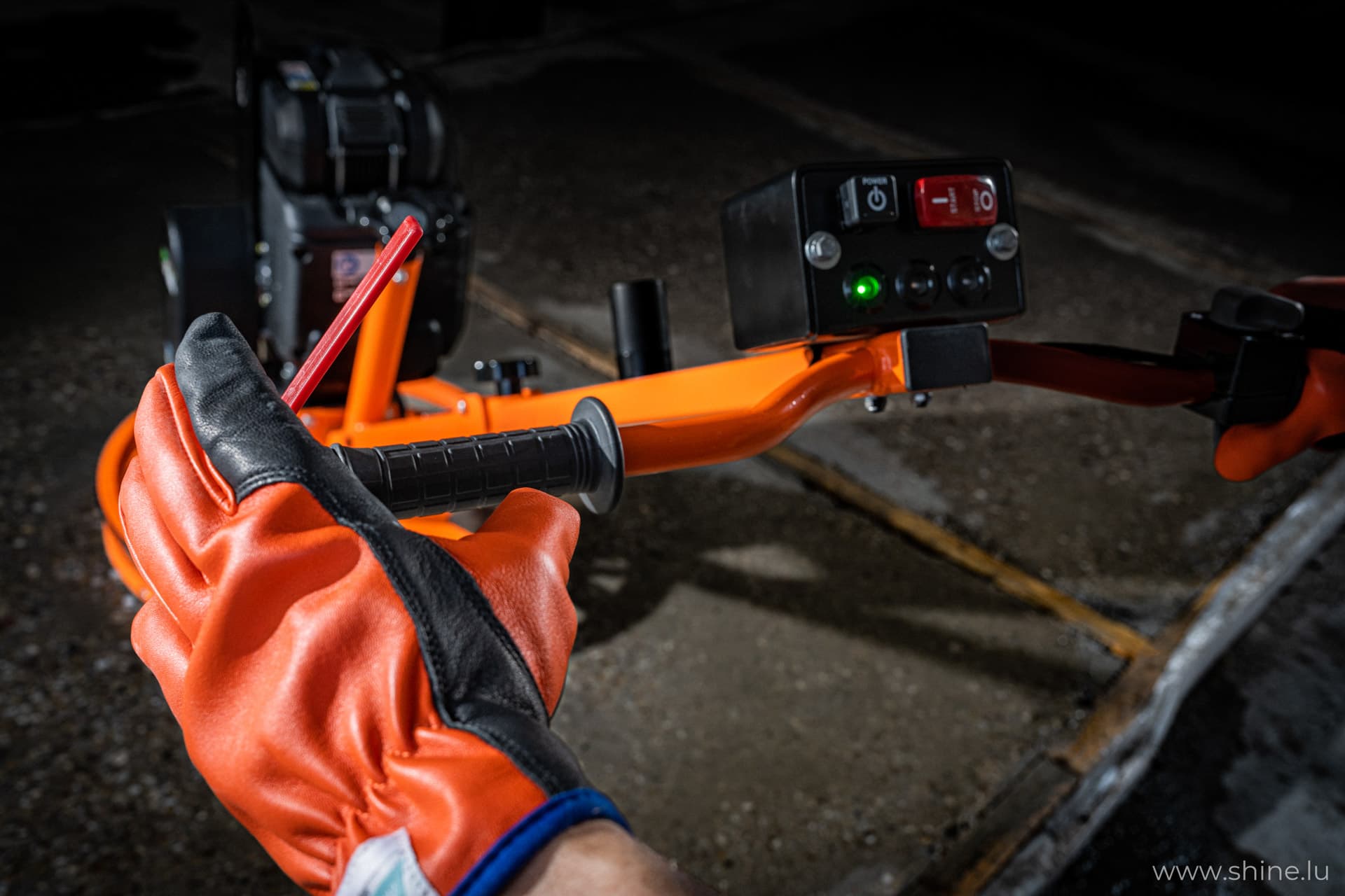 Norton Clipper cutting tool at work