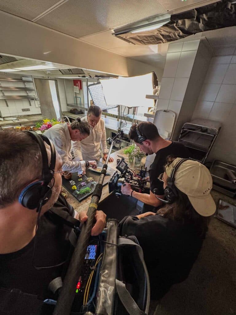 Behind the scenes — set overview